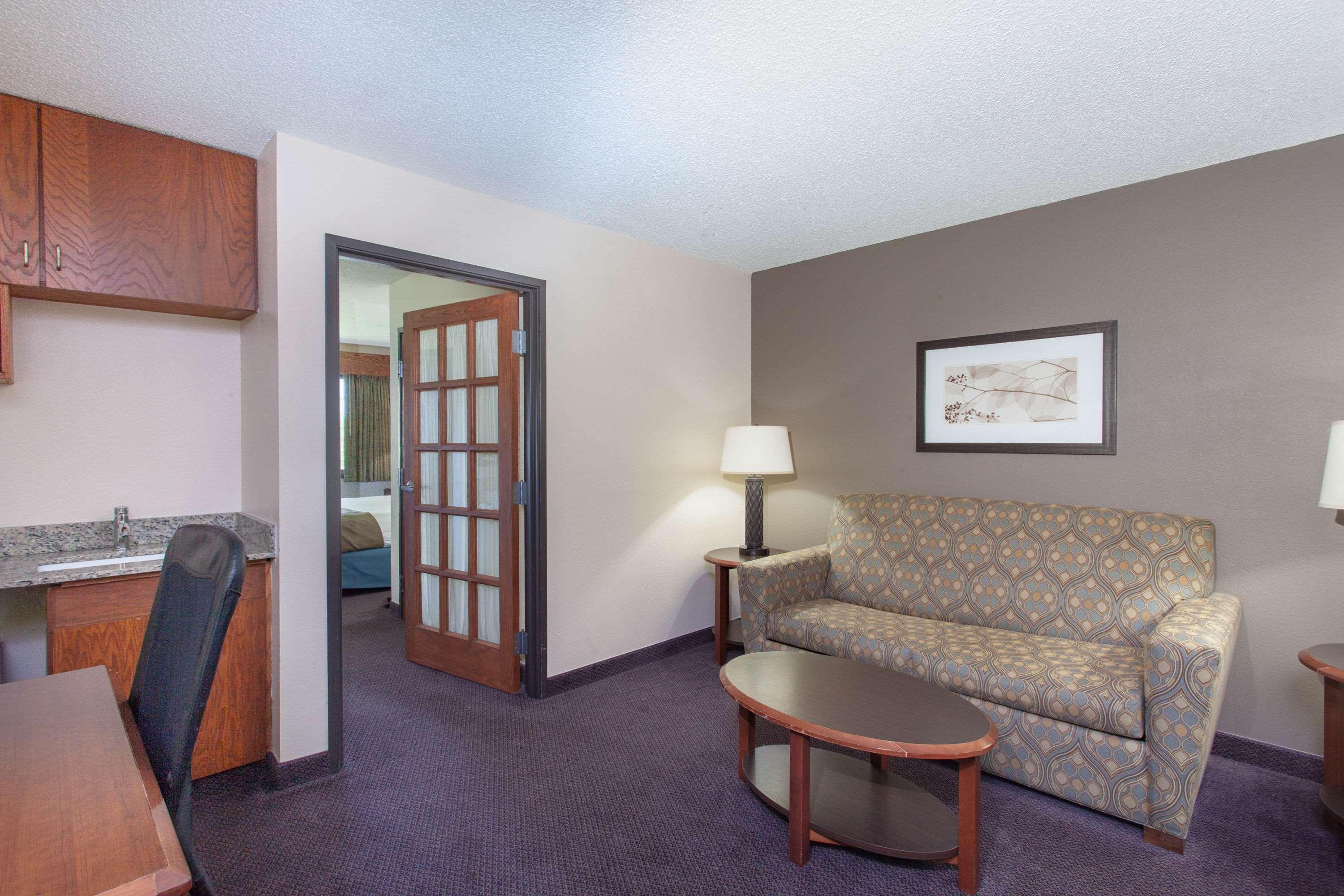 Americinn By Wyndham Hutchinson Экстерьер фото