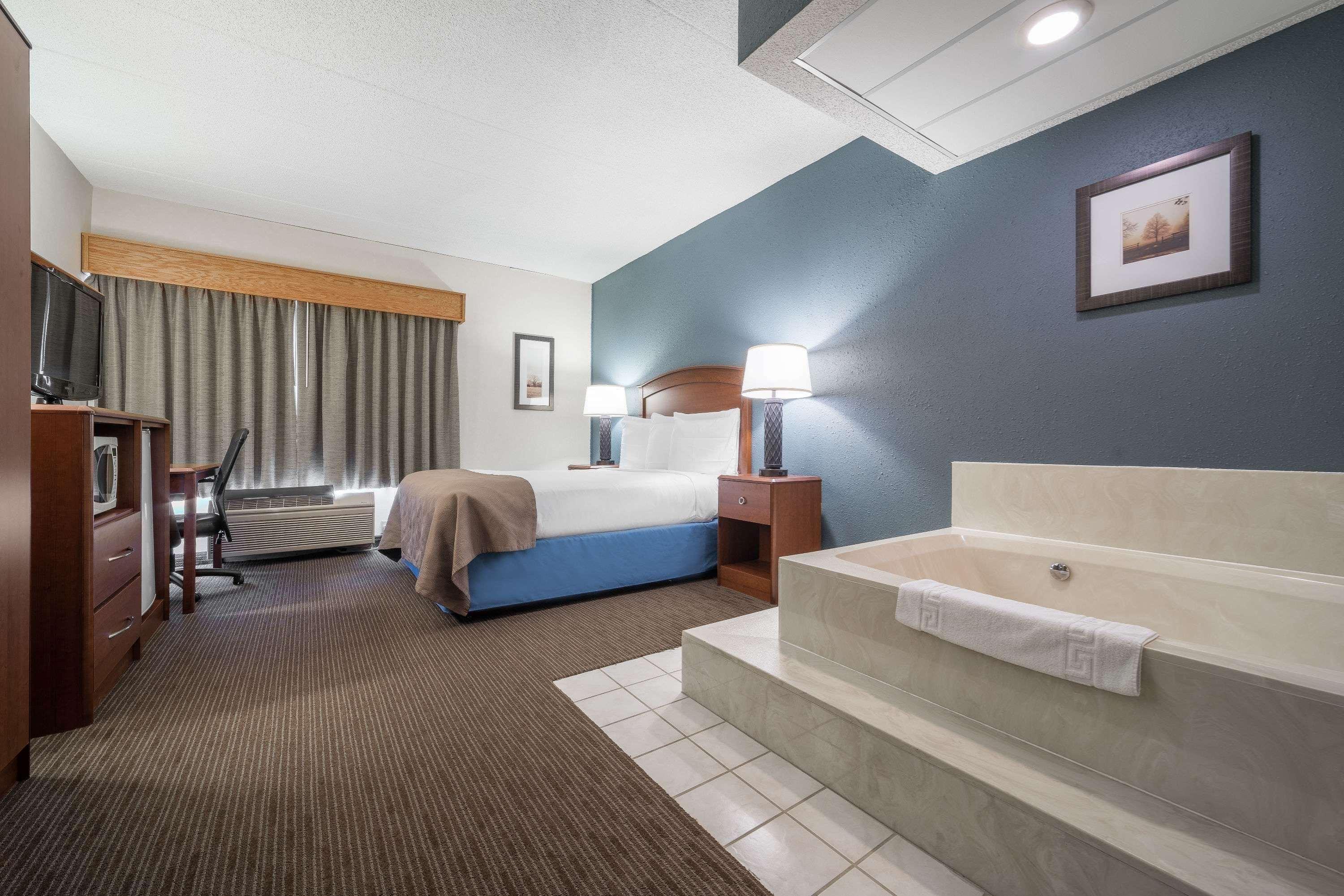 Americinn By Wyndham Hutchinson Экстерьер фото