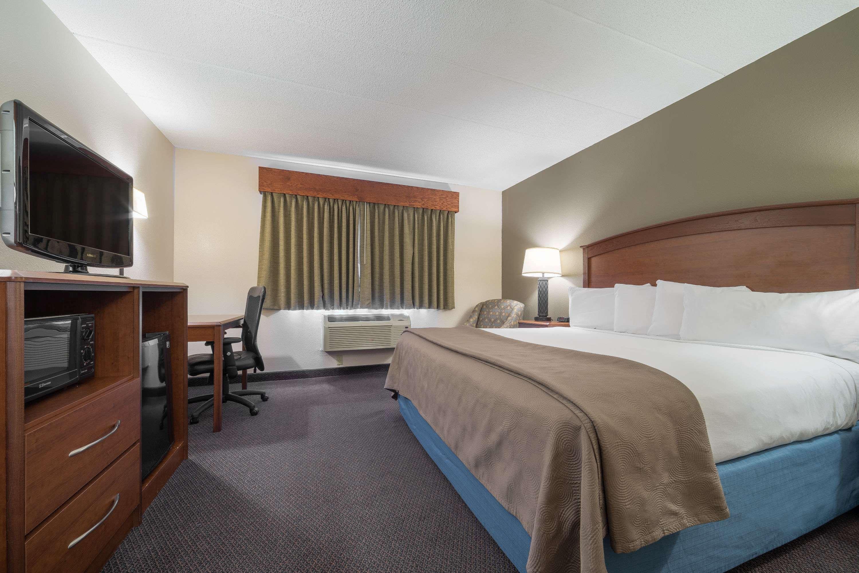 Americinn By Wyndham Hutchinson Экстерьер фото