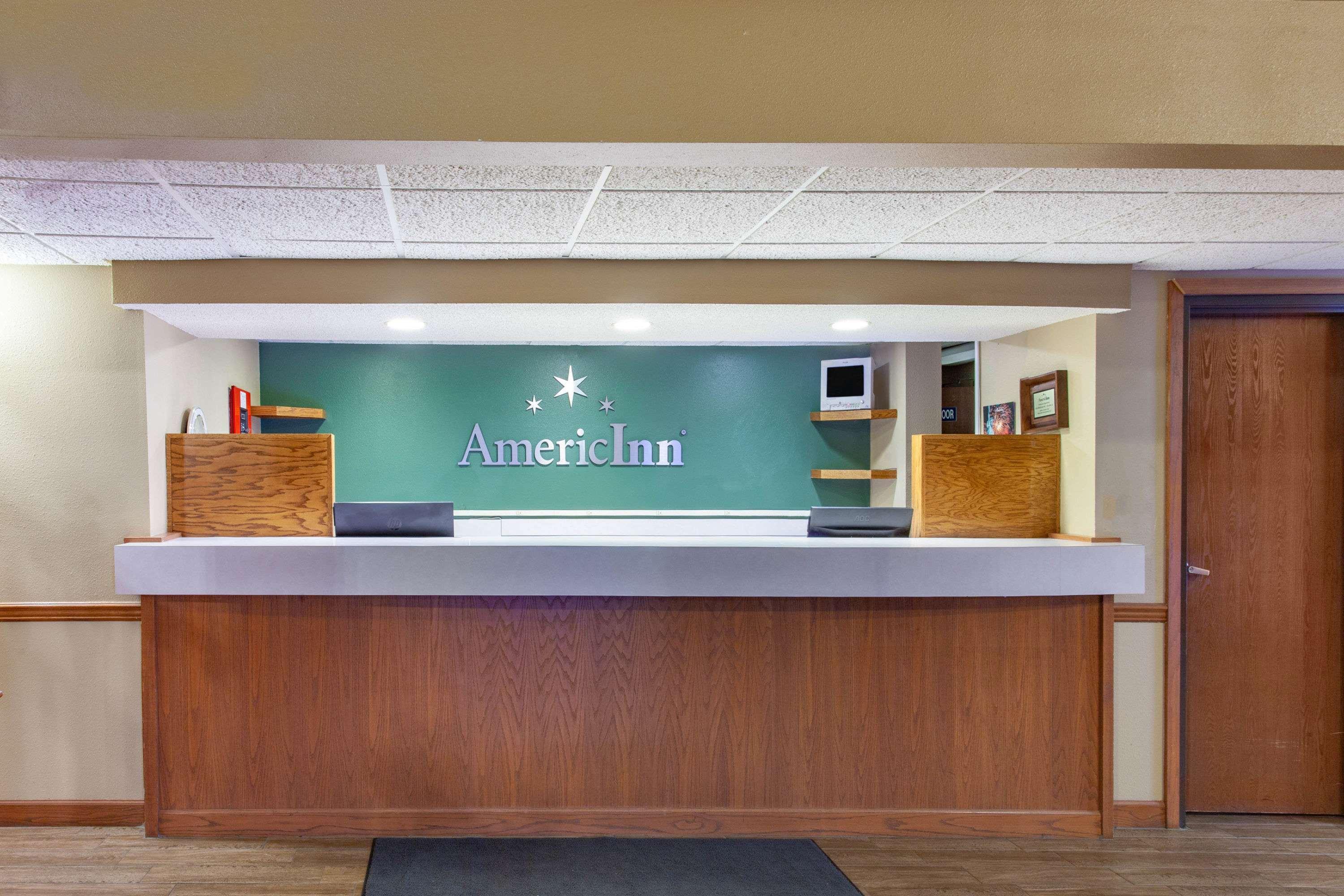 Americinn By Wyndham Hutchinson Экстерьер фото