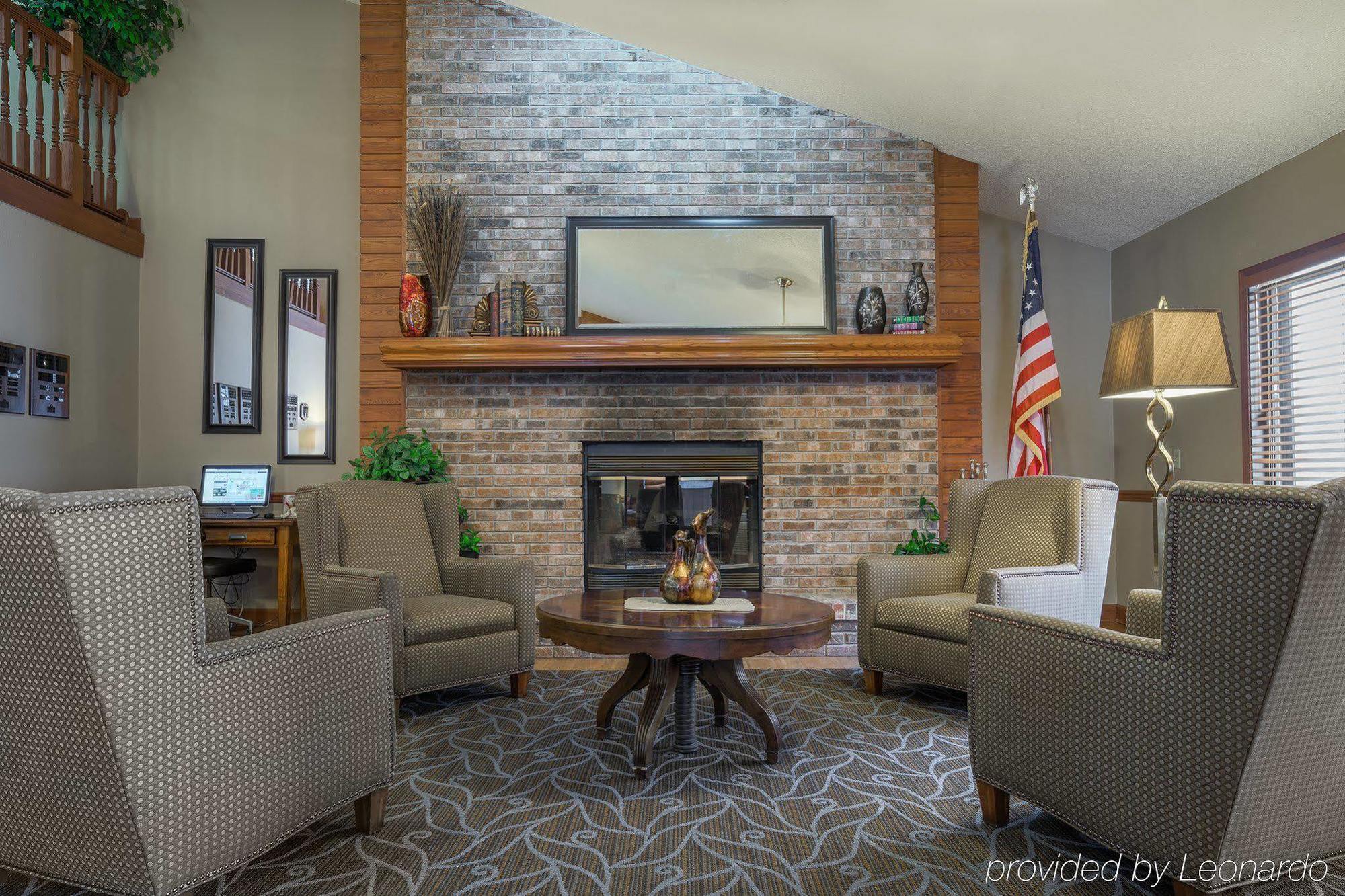 Americinn By Wyndham Hutchinson Экстерьер фото